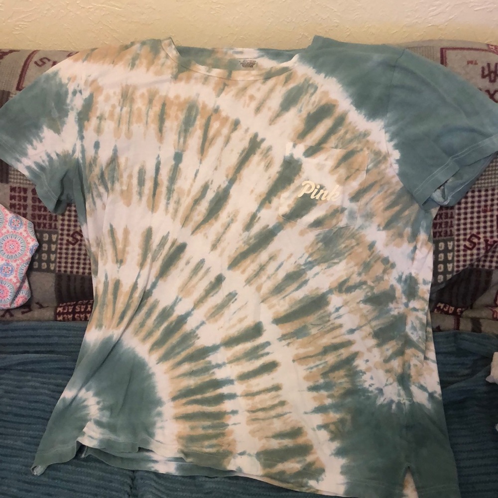 Pink tye dye shirt